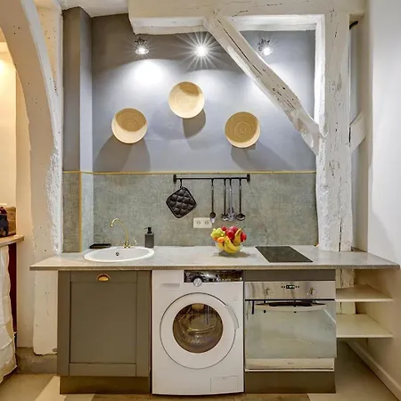 401 Zack - Superbe A Paris